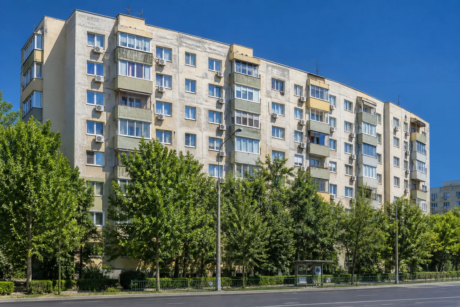 Bloc de locuinte vazut din exterior